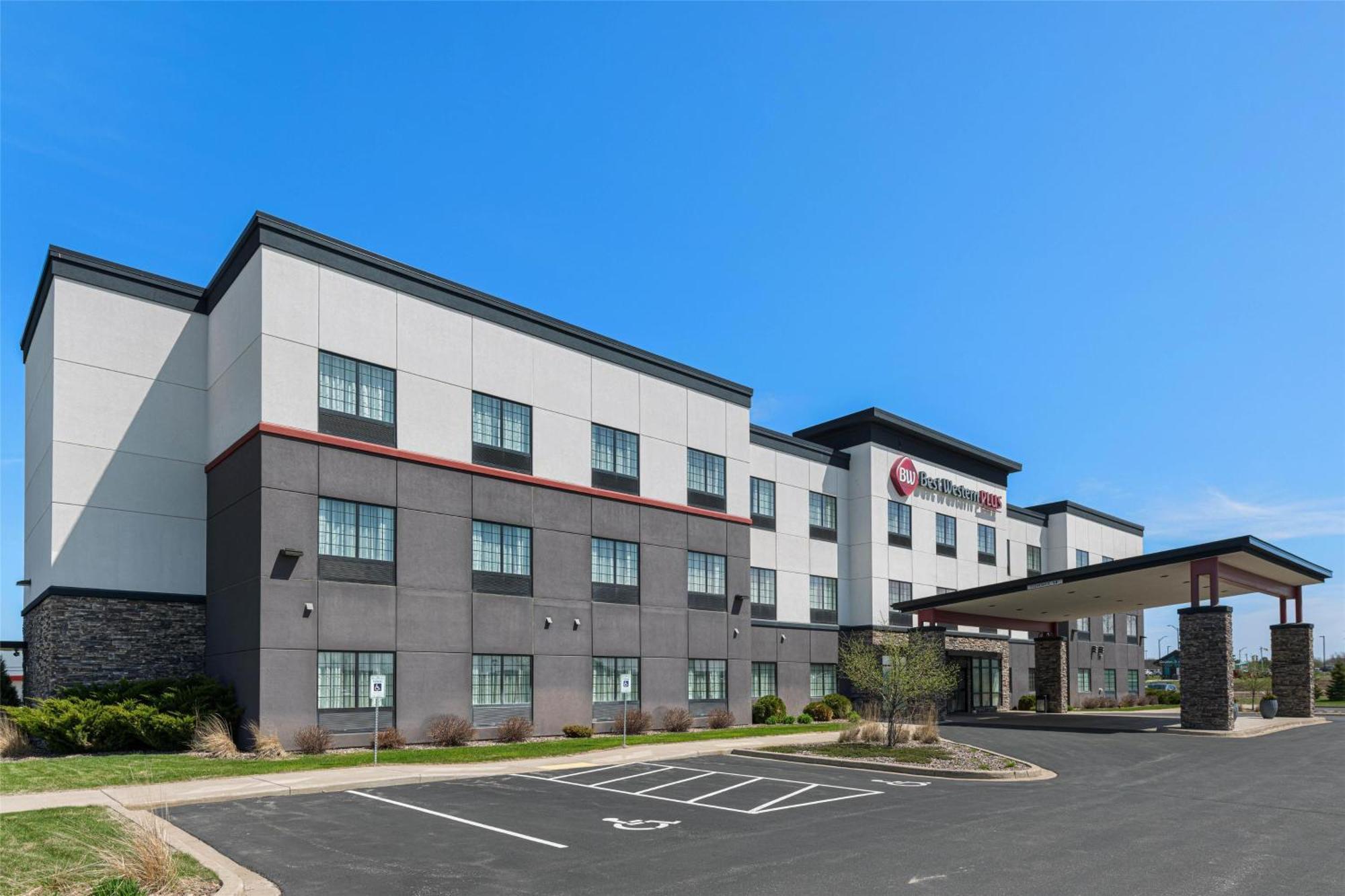 Best Western Plus New Richmond Inn & Suites Exteriör bild